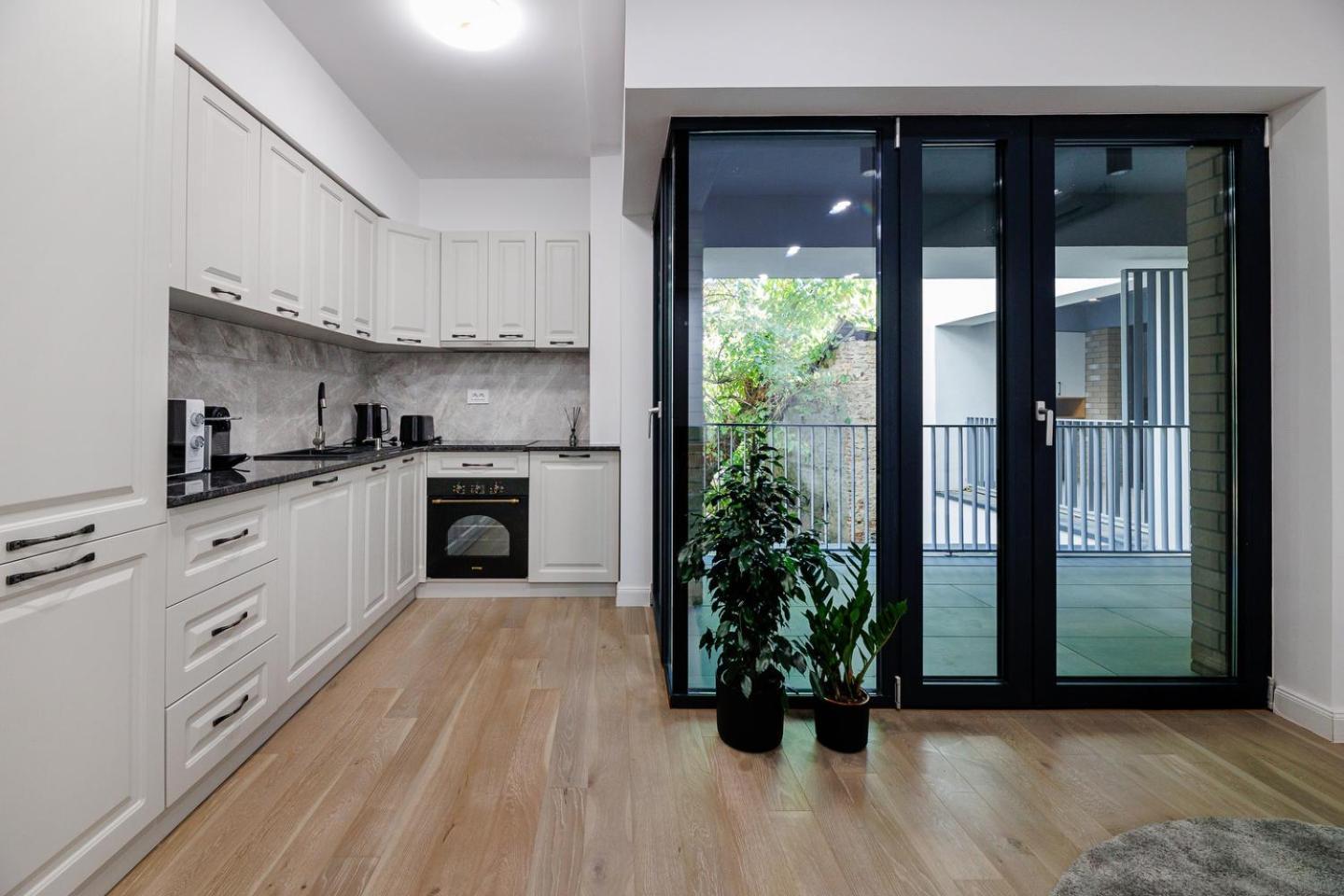The Corner Luxe Apartment Бухарест Екстер'єр фото